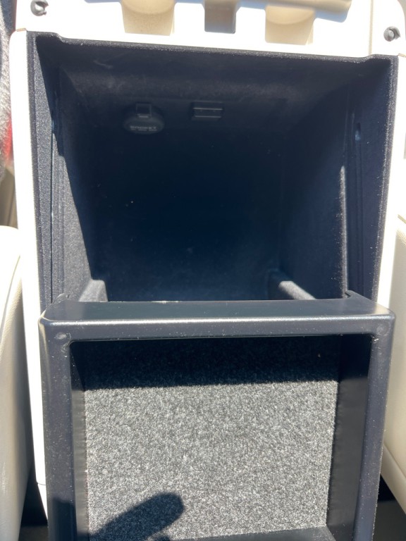 2015 INFINITI Q70 Image 39