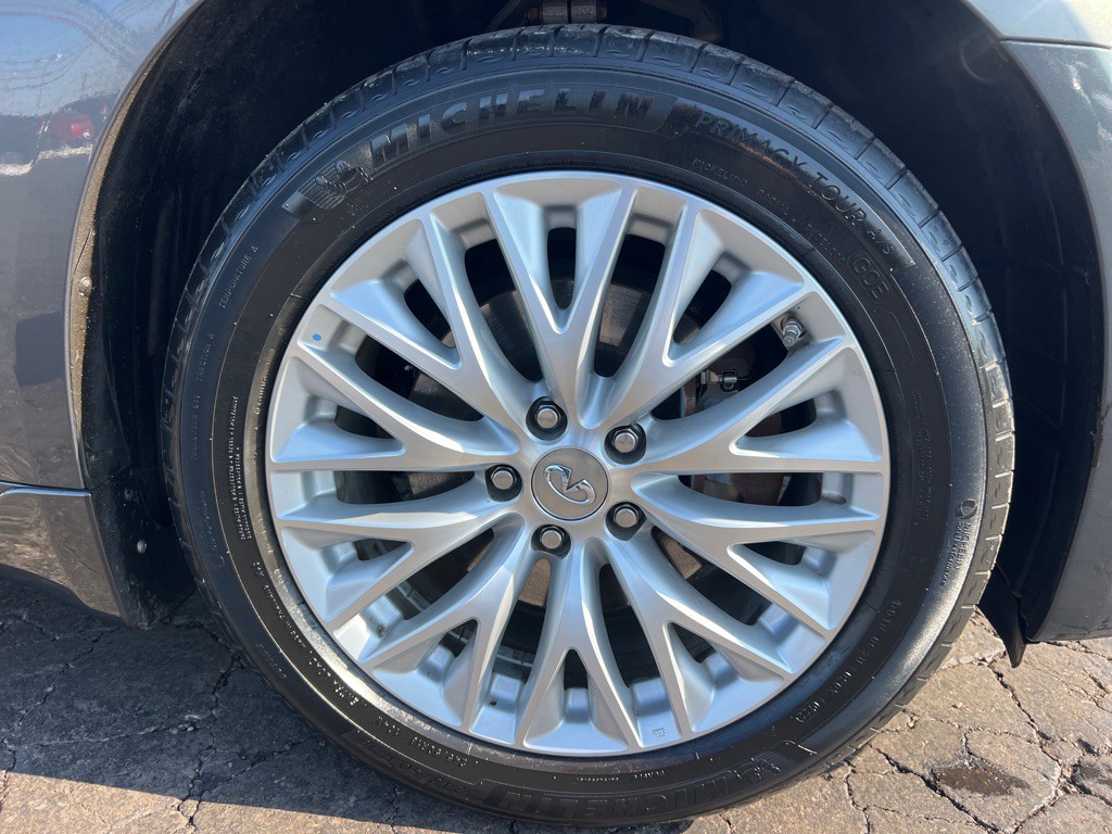 2015 INFINITI Q70 Image 48