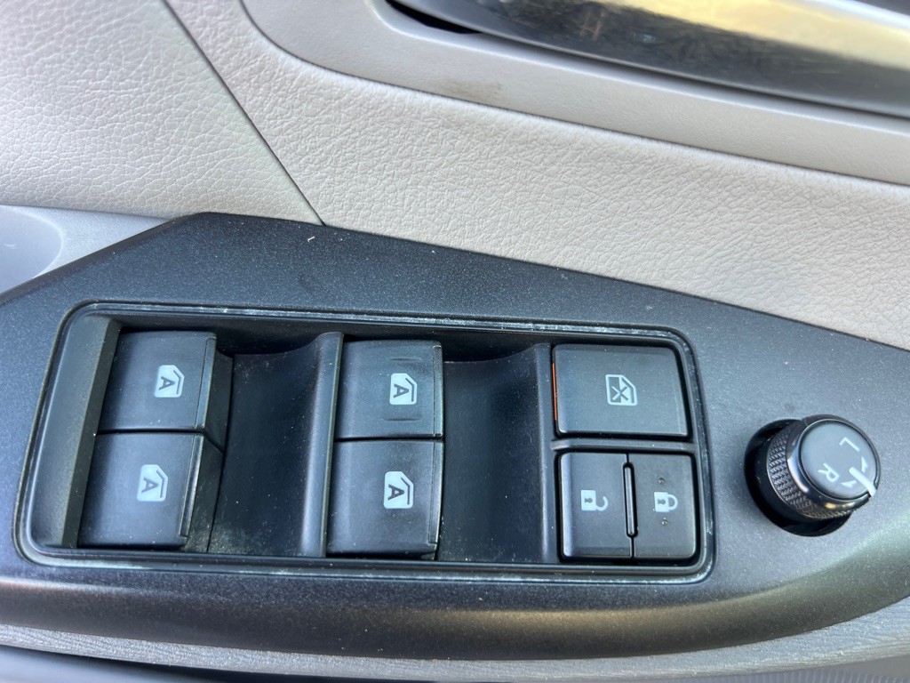 2017 Toyota Sienna Image 28