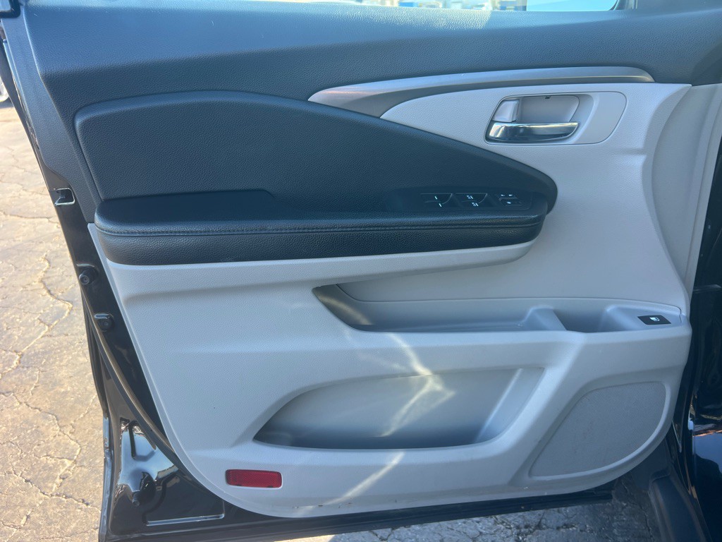 2017 Honda Pilot Image 10