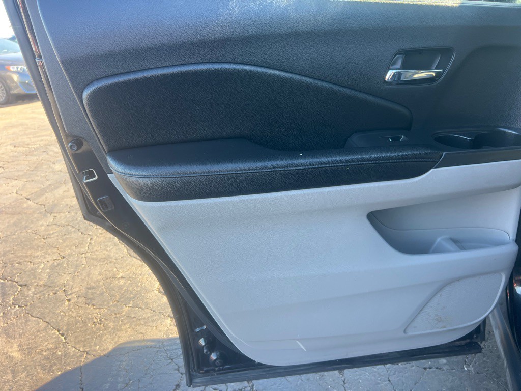 2017 Honda Pilot Image 12