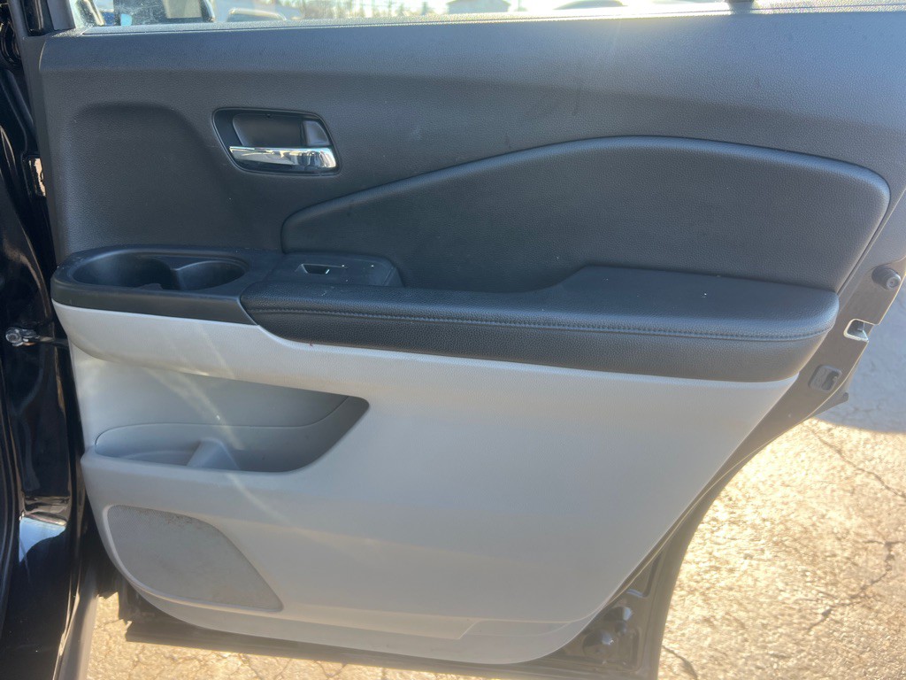 2017 Honda Pilot Image 16