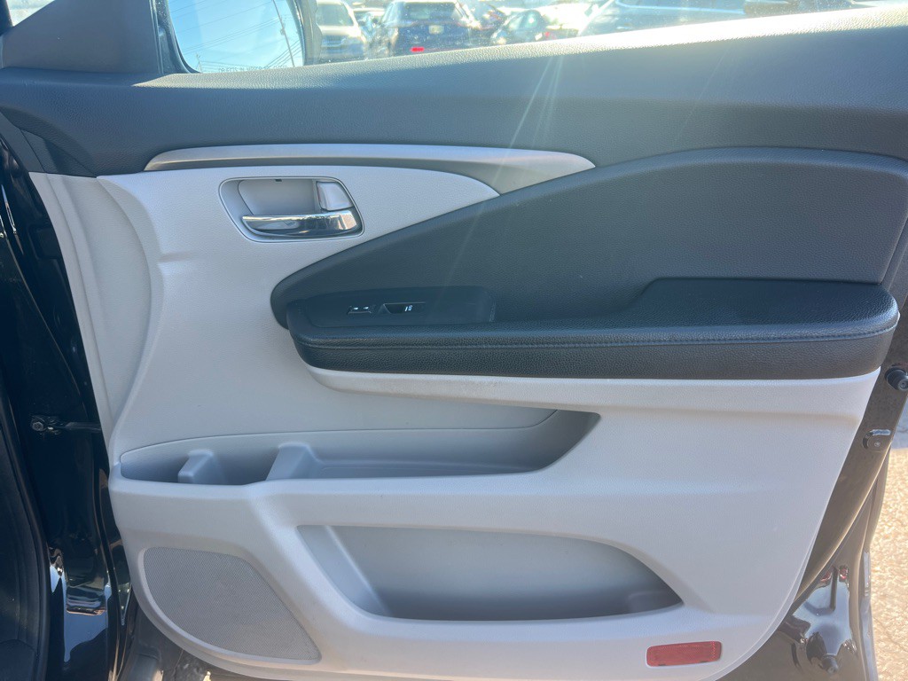 2017 Honda Pilot Image 19
