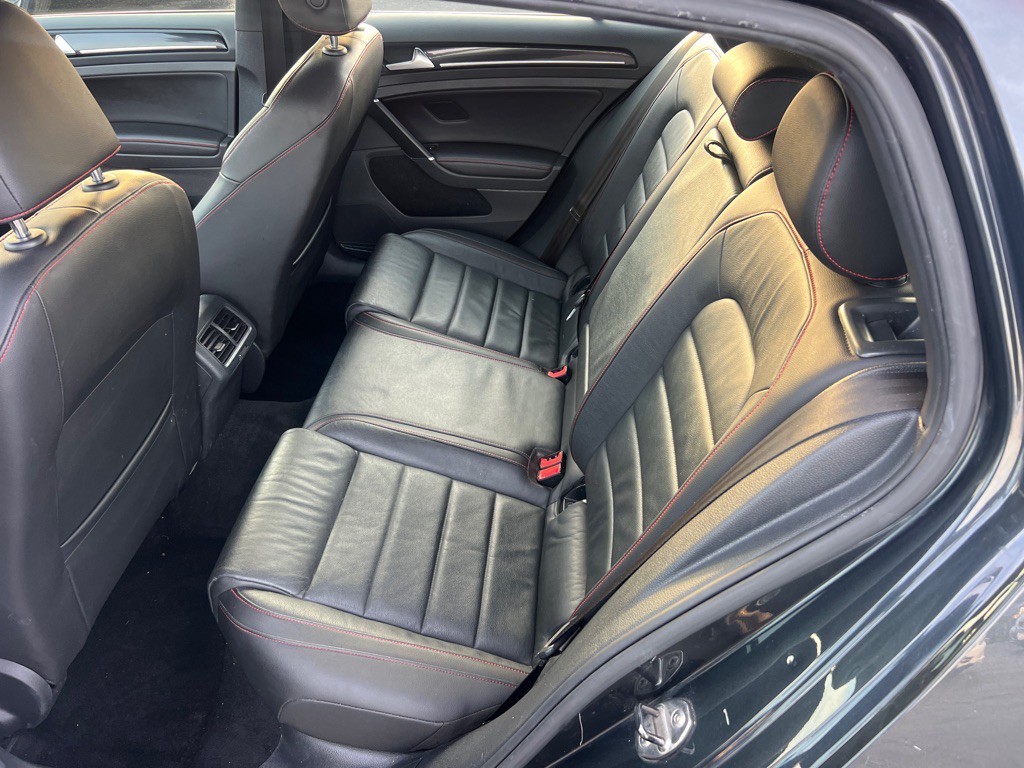 2017 Volkswagen GTI Image 13