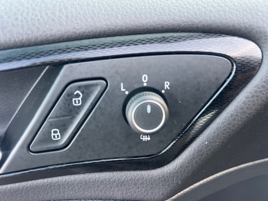 2017 Volkswagen GTI Image 24