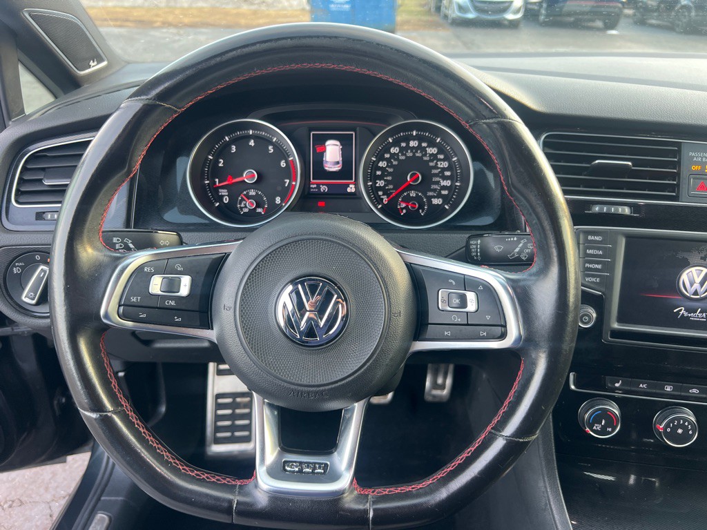 2017 Volkswagen GTI Image 26