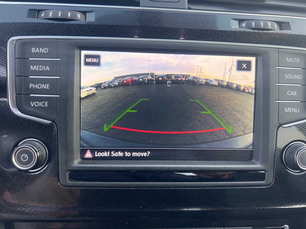 2017 Volkswagen GTI Image 28