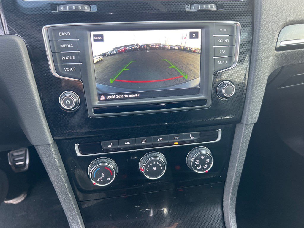 2017 Volkswagen GTI Image 29