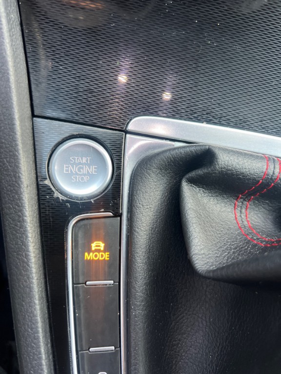 2017 Volkswagen GTI Image 31