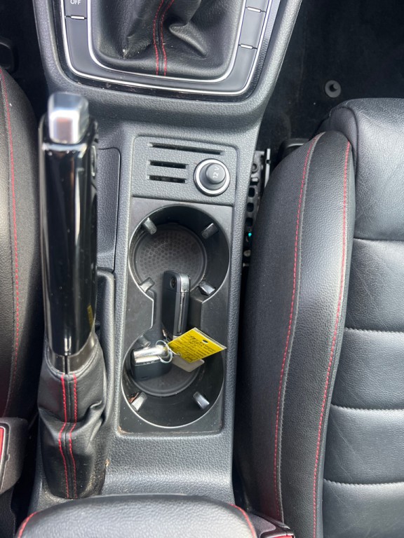 2017 Volkswagen GTI Image 32