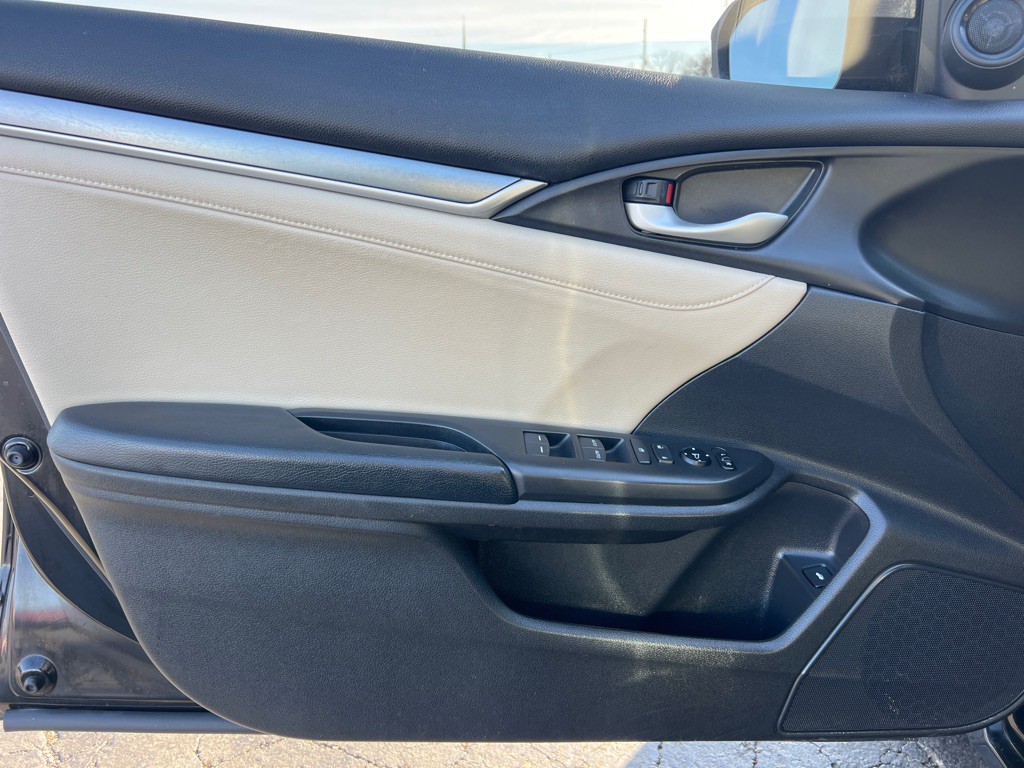 2018 Honda Civic Image 10