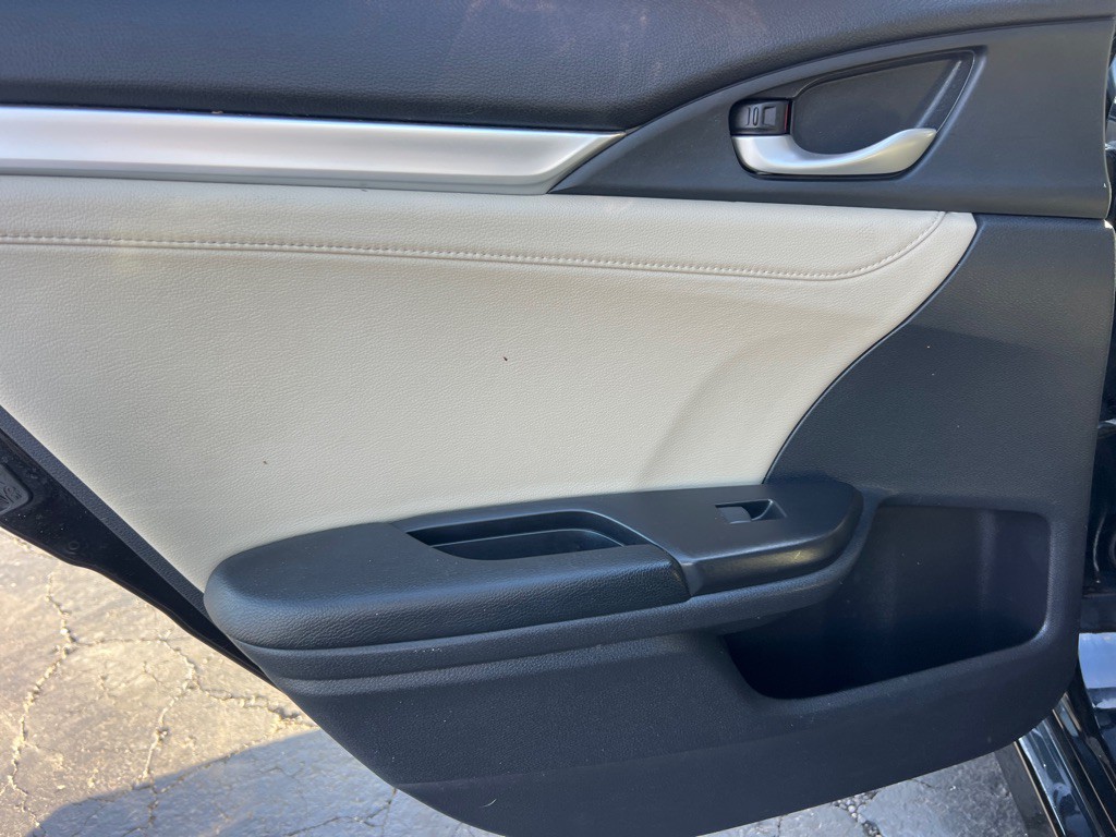 2018 Honda Civic Image 12