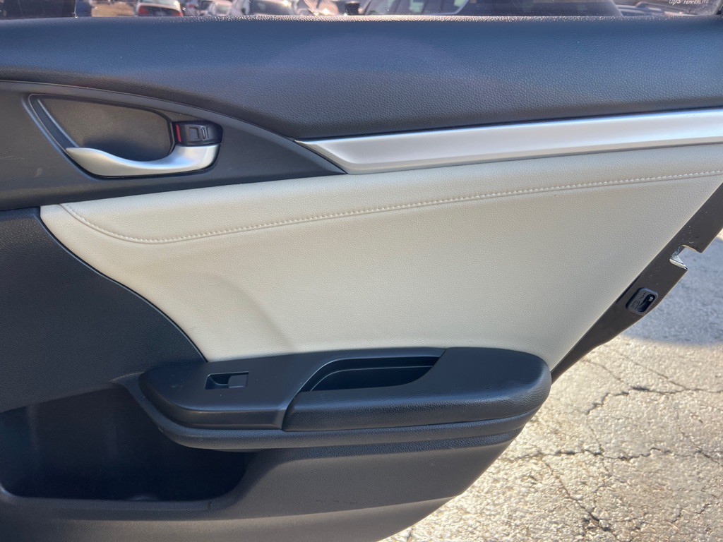 2018 Honda Civic Image 14