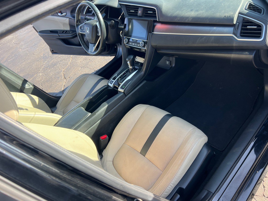 2018 Honda Civic Image 16