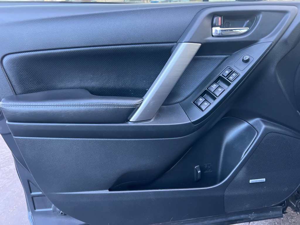 2016 Subaru Forester Image 10