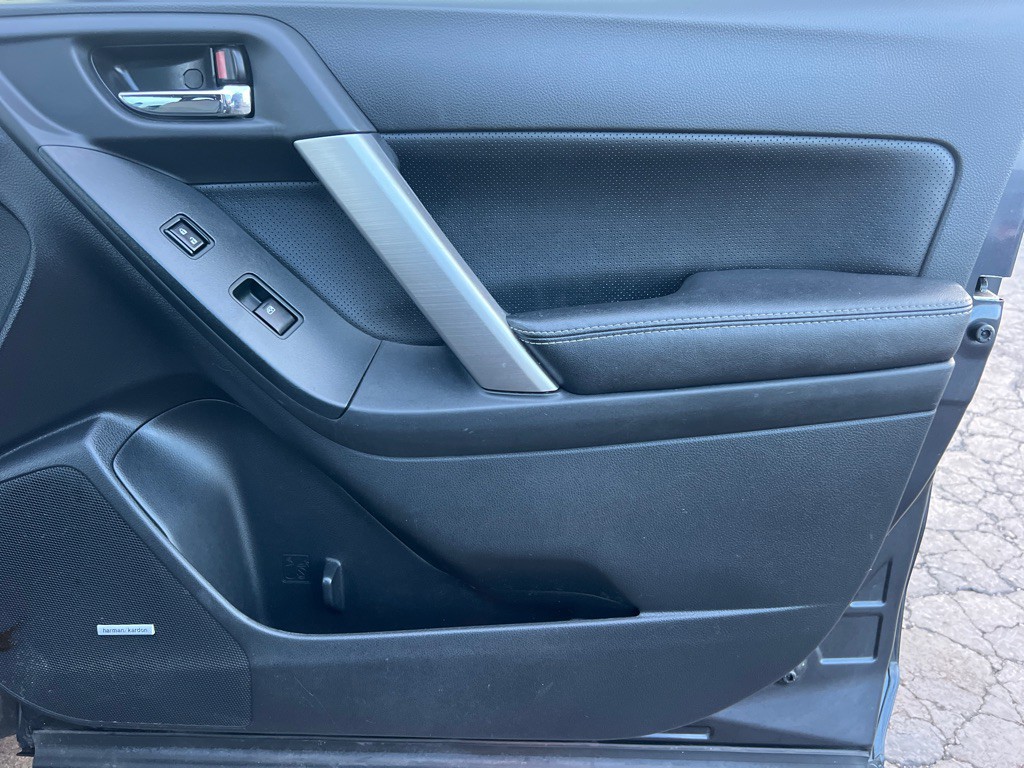 2016 Subaru Forester Image 17