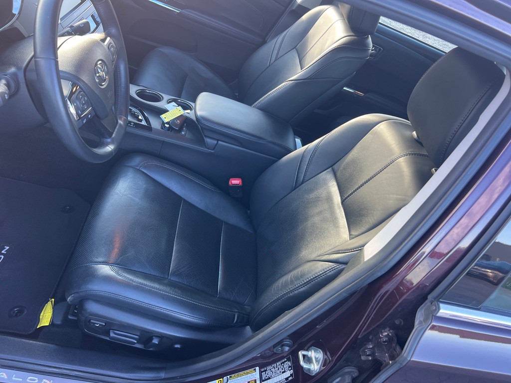 2013 Toyota Avalon Image 12