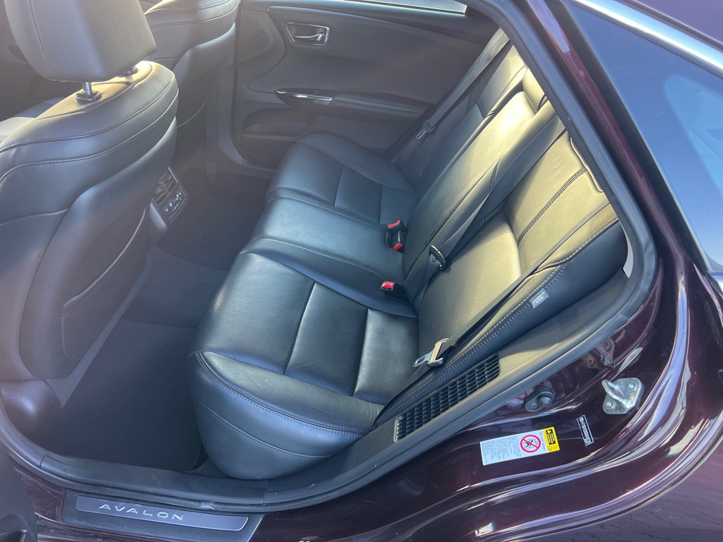 2013 Toyota Avalon Image 14