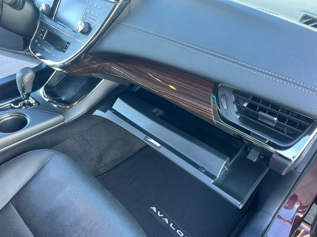 2013 Toyota Avalon Image 24