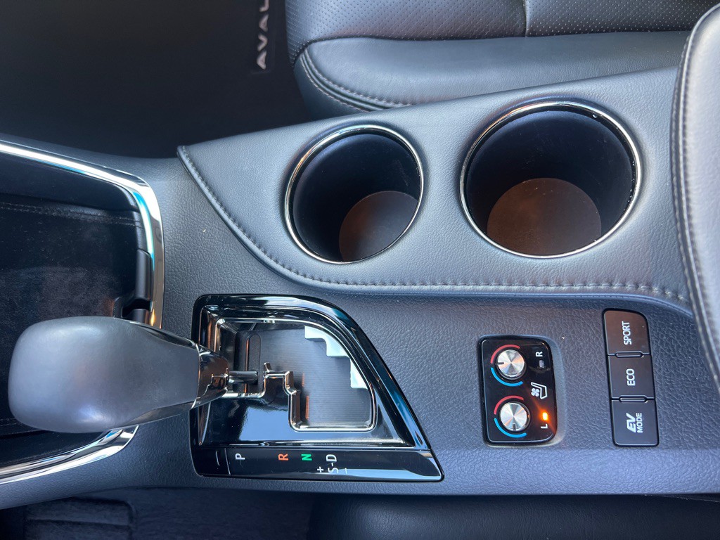 2013 Toyota Avalon Image 37