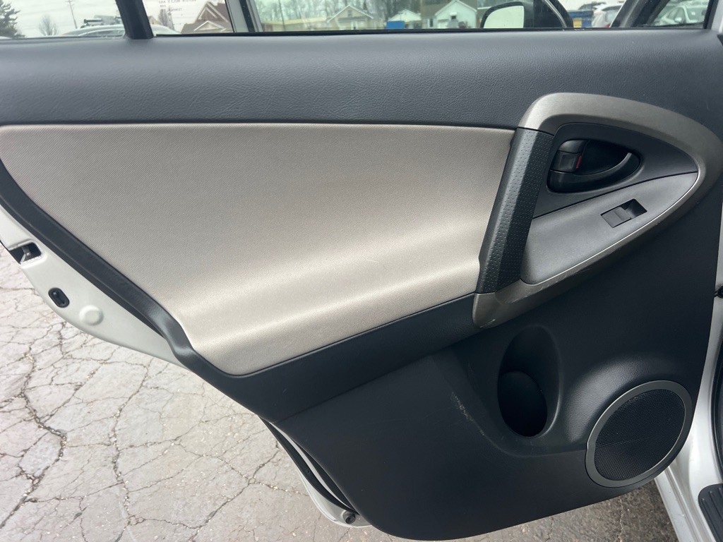 2011 Toyota Rav4 Image 12