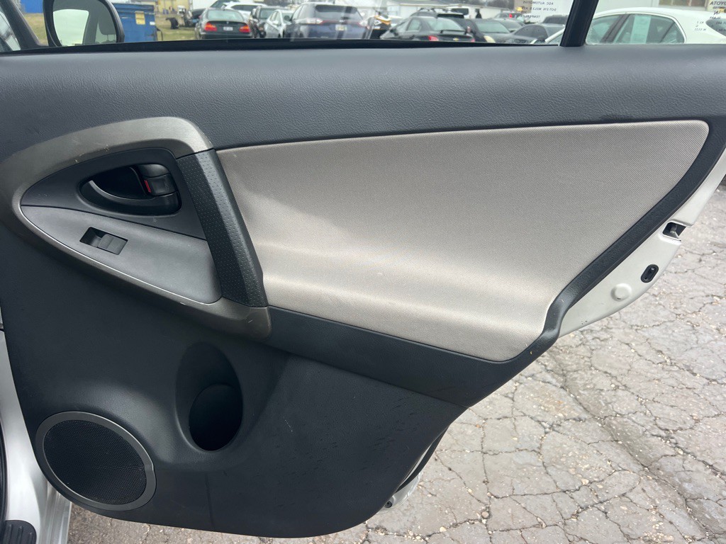 2011 Toyota Rav4 Image 14