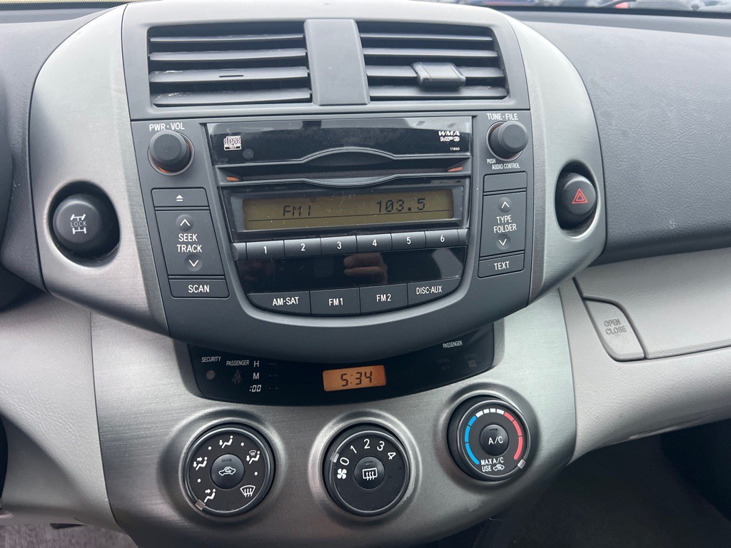 2011 Toyota Rav4 Image 27