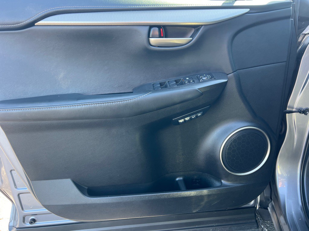 2015 Lexus NX 200t Image 11