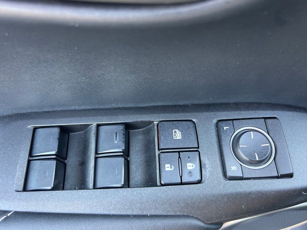 2015 Lexus NX 200t Image 27