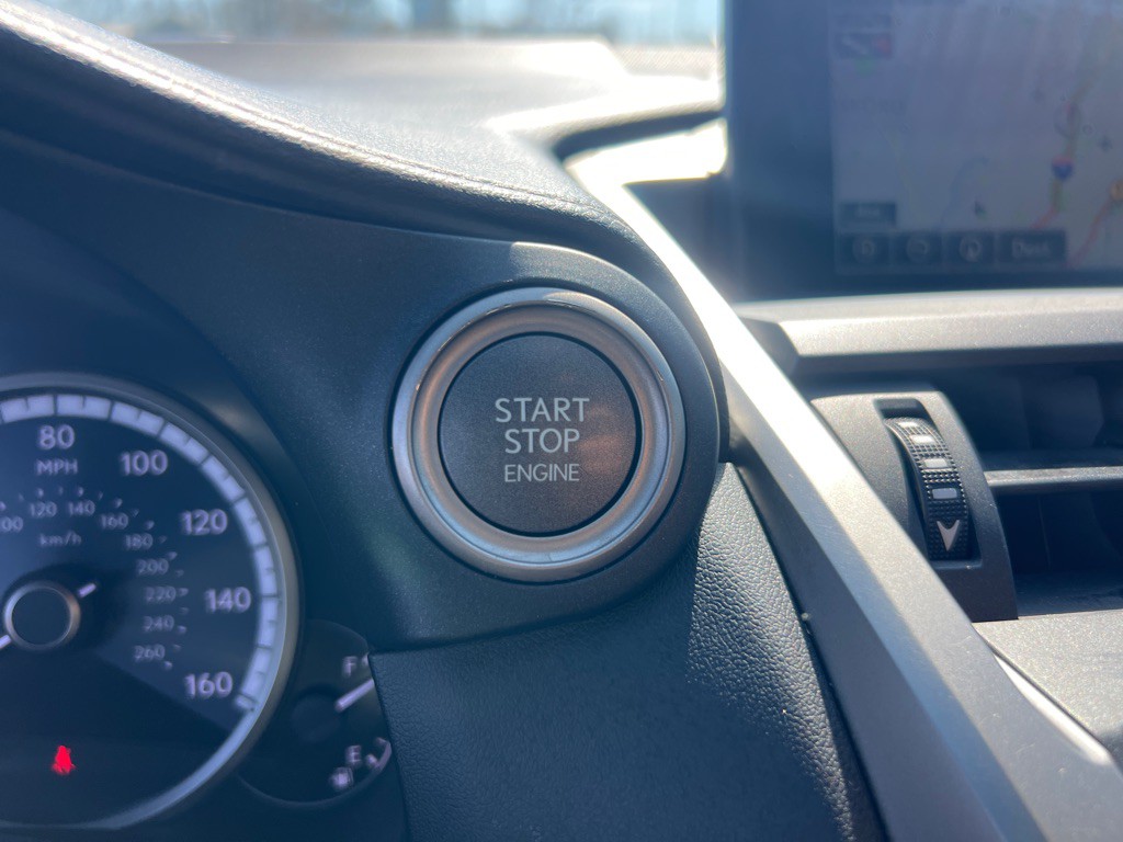 2015 Lexus NX 200t Image 33