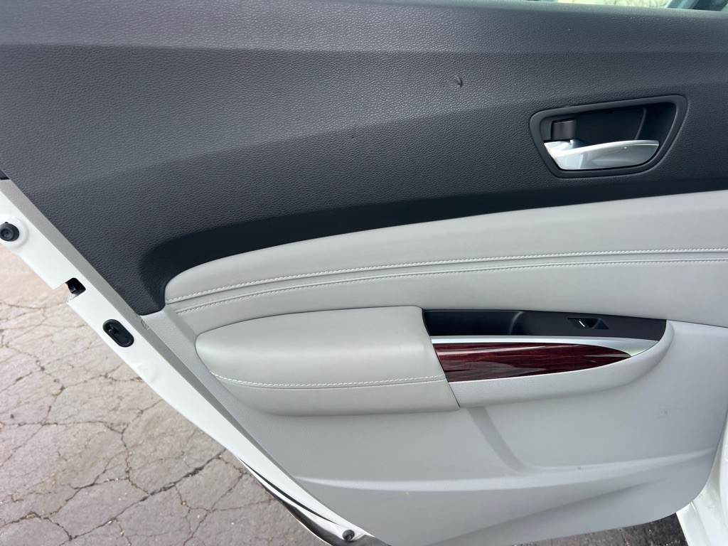 2016 Acura TL Image 13