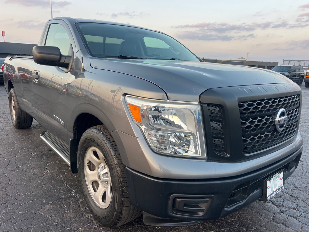 2017 Nissan Titan Image 1