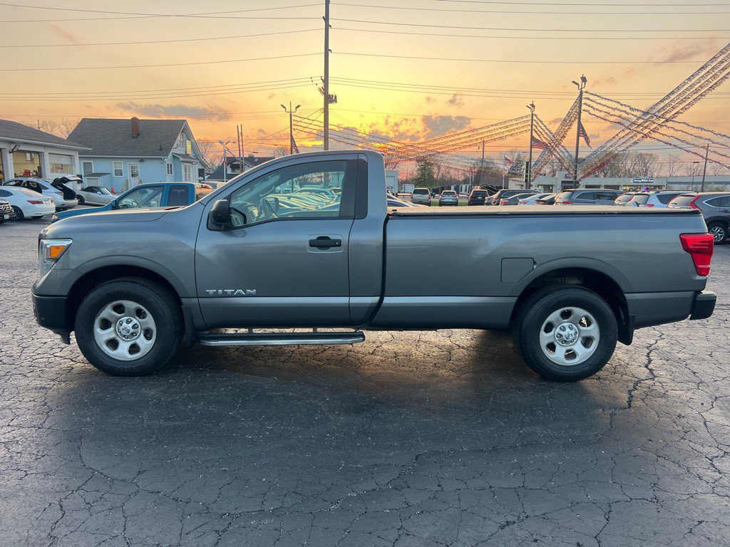 2017 Nissan Titan Image 4