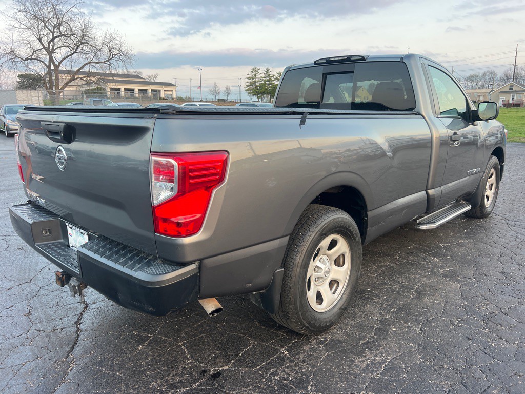 2017 Nissan Titan Image 7