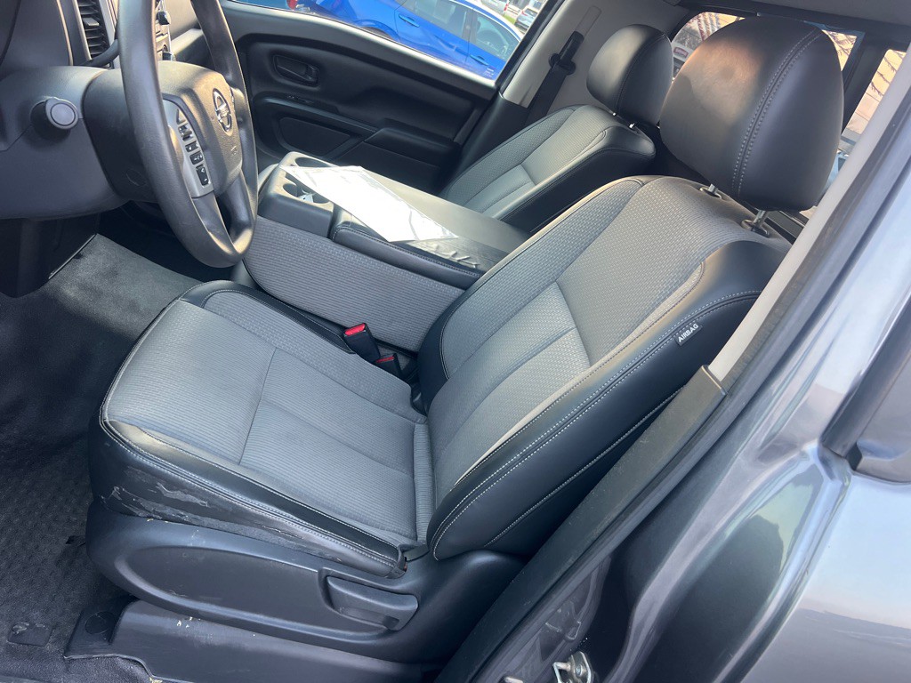 2017 Nissan Titan Image 13