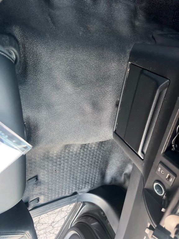 2017 Nissan Titan Image 21