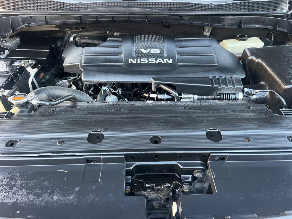 2017 Nissan Titan Image 27