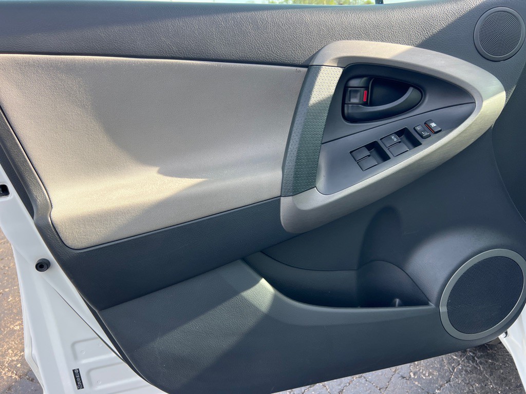 2012 Toyota Rav4 Image 10