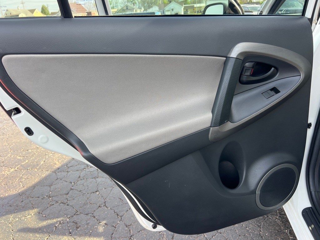 2012 Toyota Rav4 Image 12