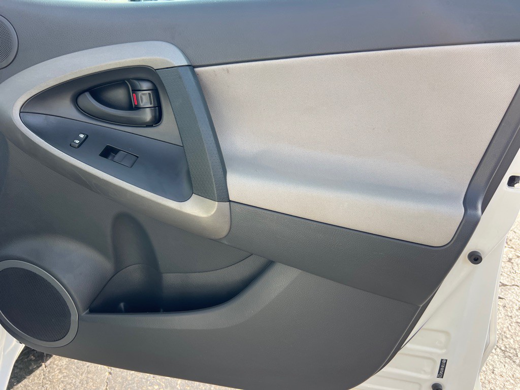 2012 Toyota Rav4 Image 17