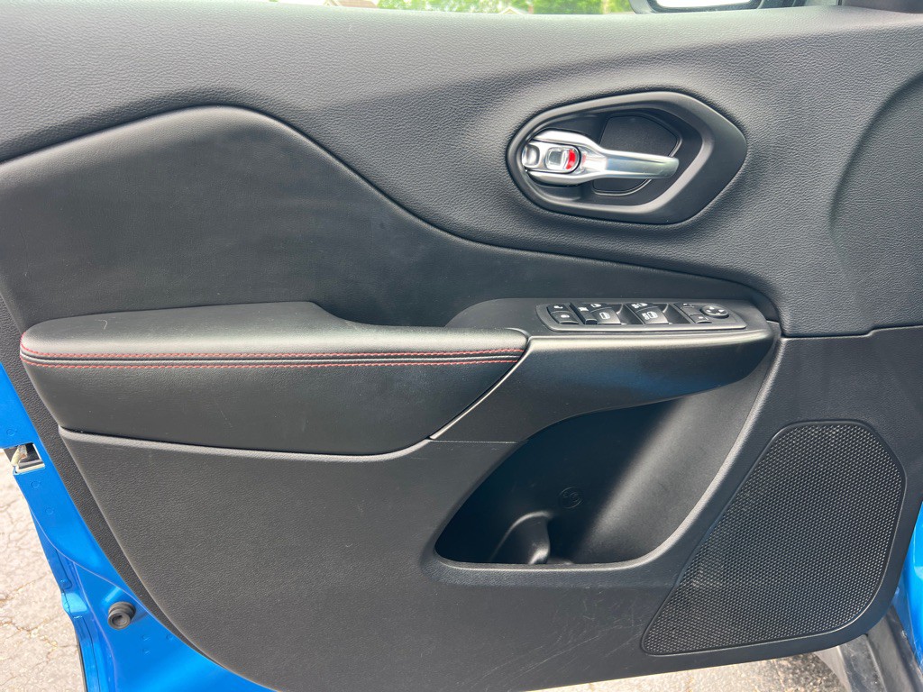 2019 Jeep Cherokee Image 11