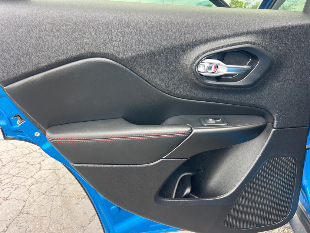 2019 Jeep Cherokee Image 13