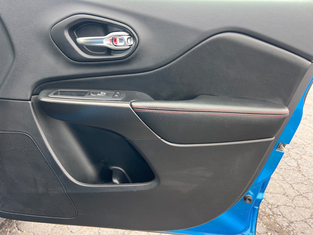 2019 Jeep Cherokee Image 18