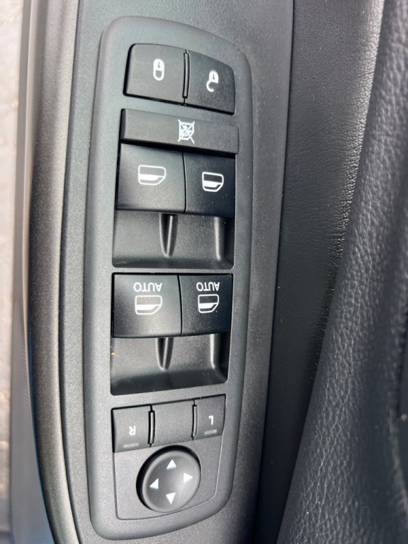 2019 Jeep Cherokee Image 25