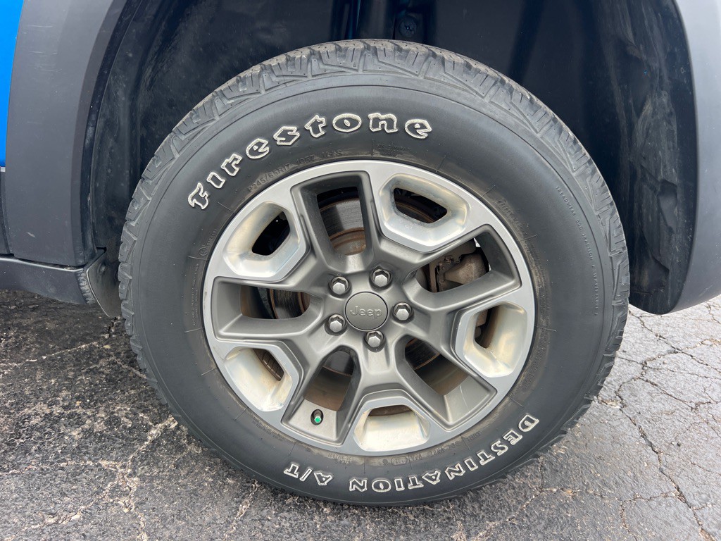 2019 Jeep Cherokee Image 38