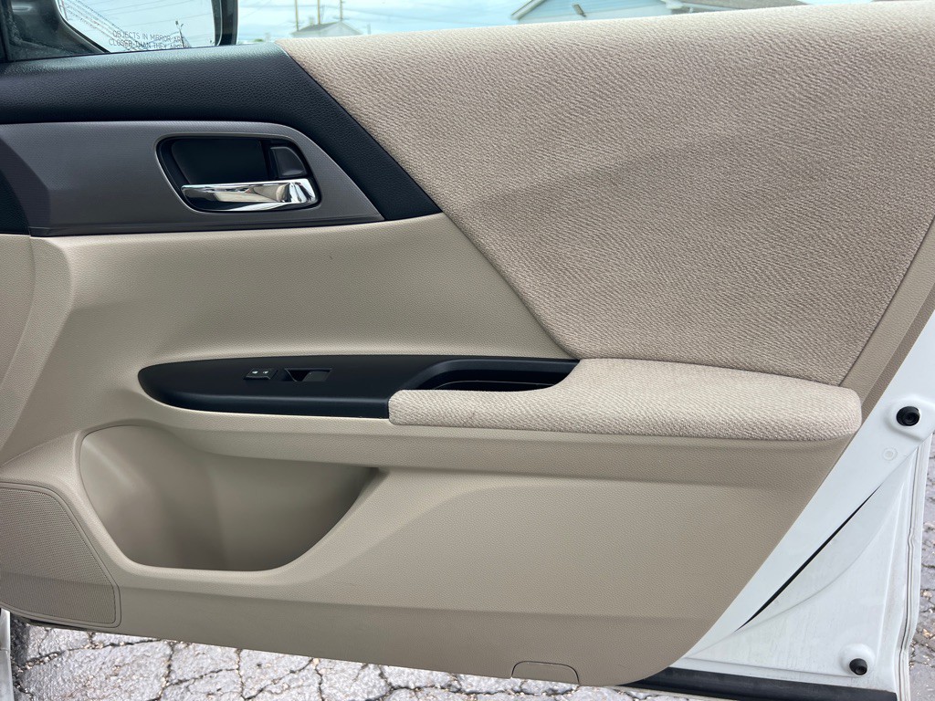 2013 Honda Accord Image 17