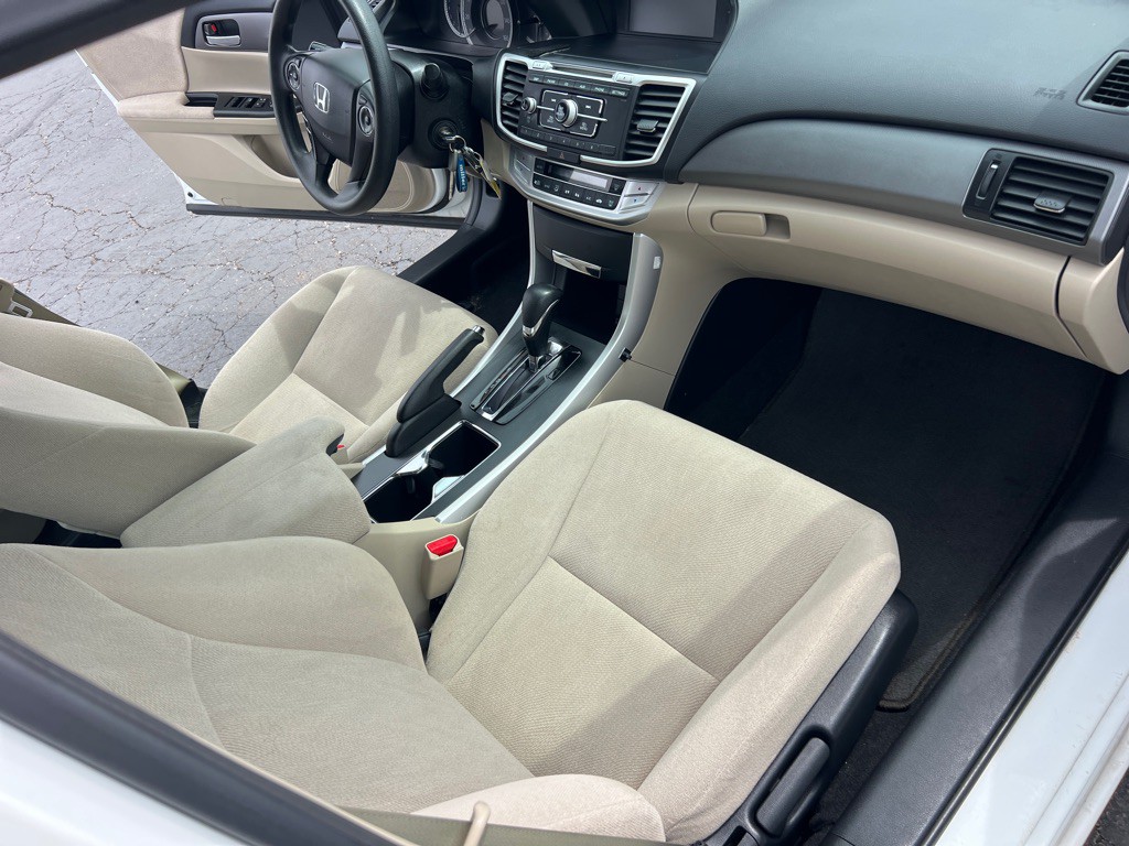 2013 Honda Accord Image 18
