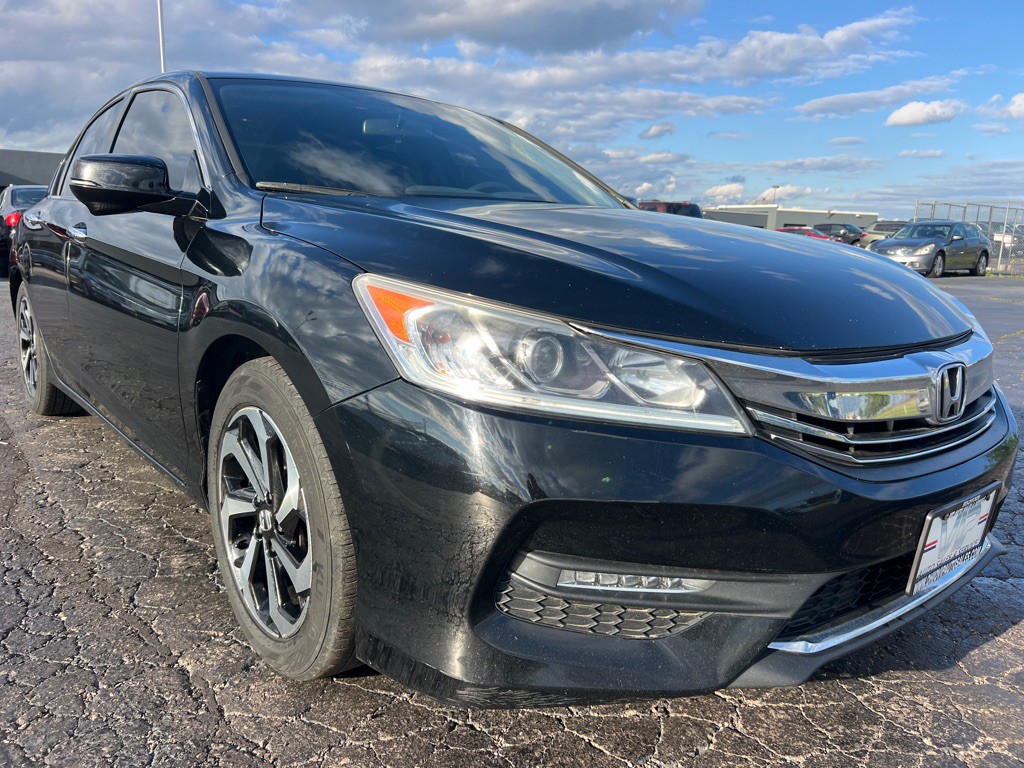 2017 Honda Accord Image 1