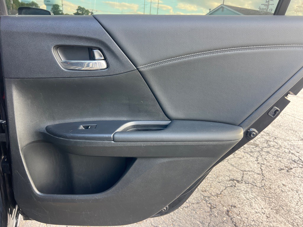2017 Honda Accord Image 14