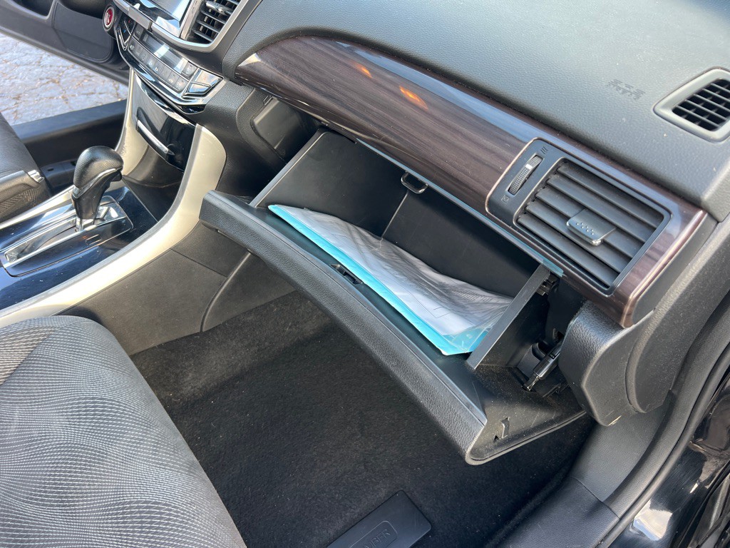 2017 Honda Accord Image 21